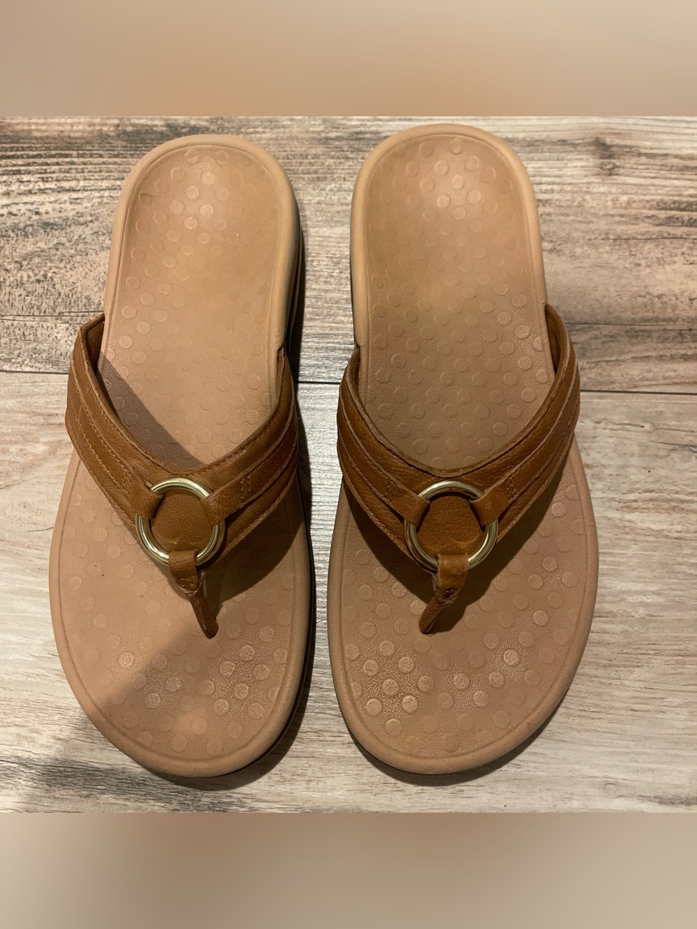 Vionic Tide Aloe Mocha Leather Sandal Flip Flop Gold Ring Women's US size 7